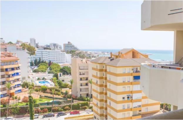 Benal Beach Suite, Parque Acuatico Y Vistas Al Mar Benalmadena Exterior photo